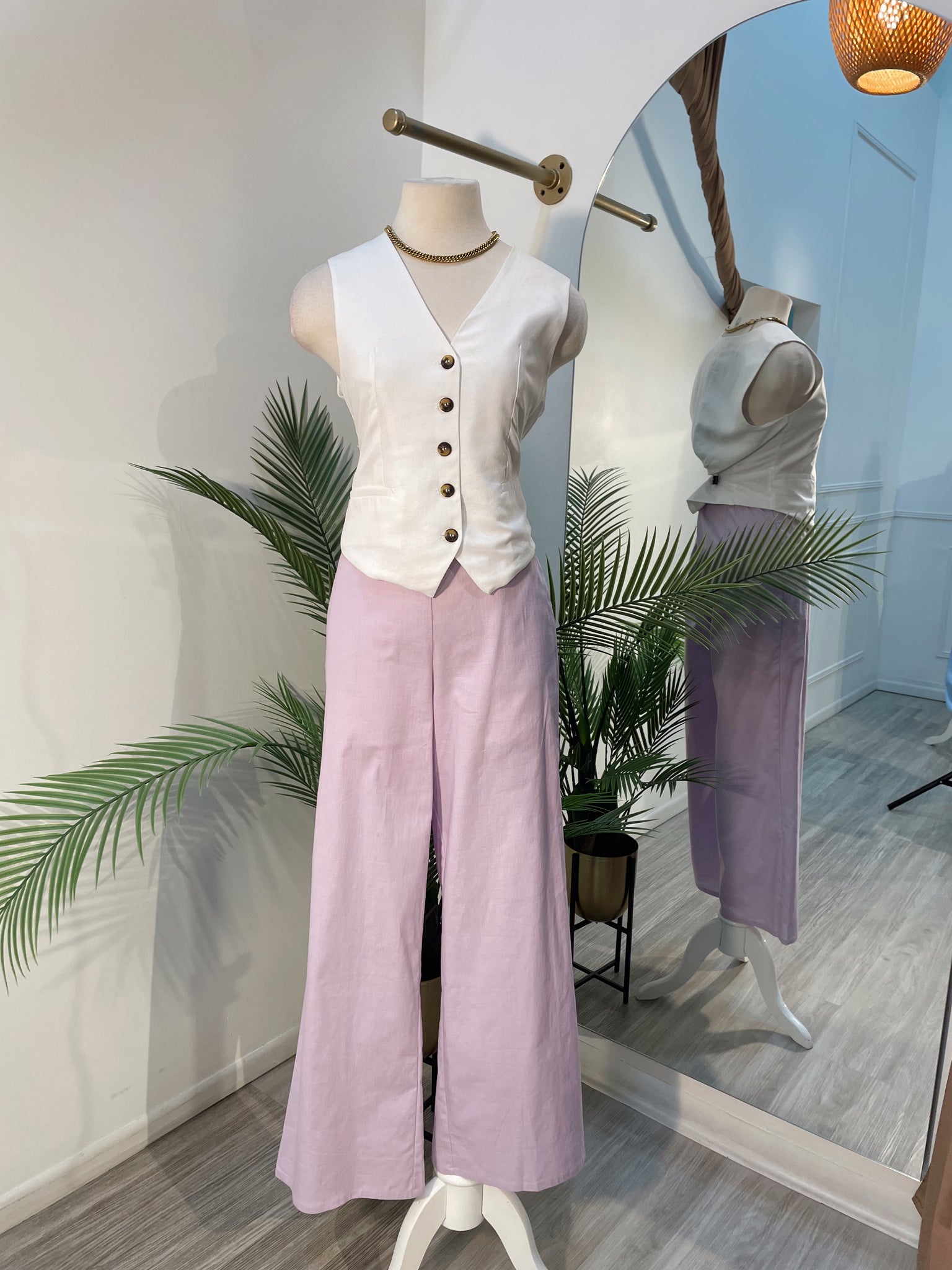 Pantalón con fajón de rattan lavanda