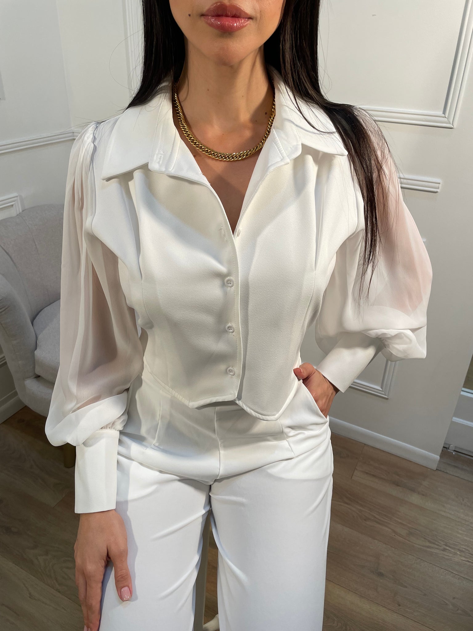 Blusa blanca organza manga bombacha